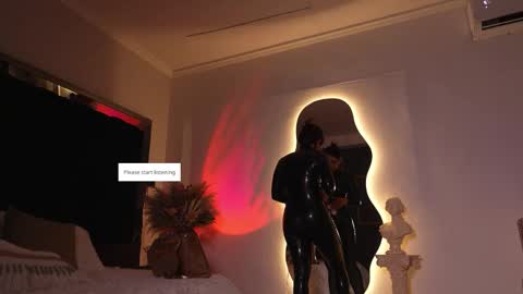 zoevidal_ online show from 12-14-25, 11:59