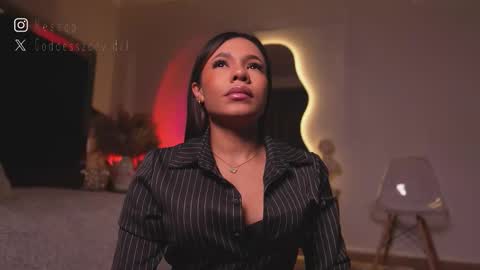 zoevidal_ online show from 02-01-26, 12:04