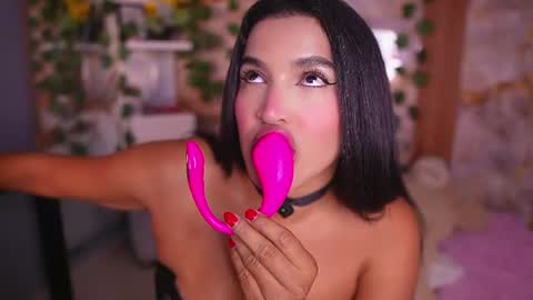 zoey fox  online show from 06-10-26, 01:06