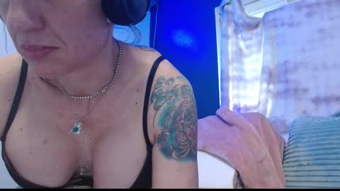 Snapshot of zoeyportland chatting on 04-23-26, 01:18 Zoey Portland online show from 04-23-26, 01:18