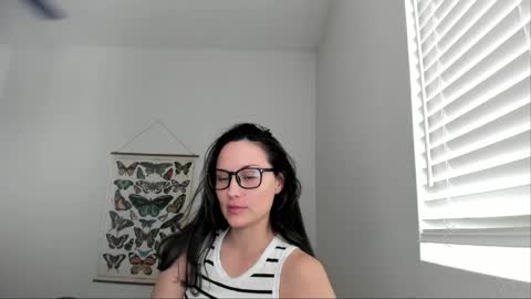 Snapshot of zoiebutterfly chatting on 05-16-26, 07:34 Zoie online show from 05-16-26, 07:34