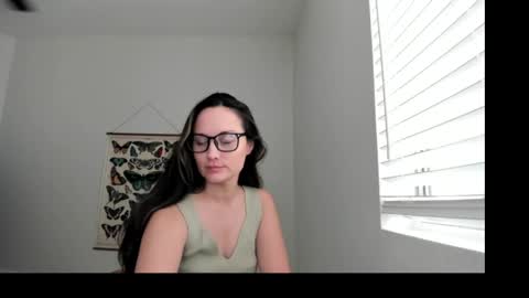 Snapshot of zoiebutterfly chatting on 05-18-26, 08:36 Zoie online show from 05-18-26, 08:36