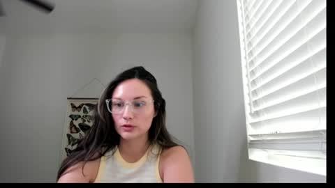 Snapshot of zoiebutterfly chatting on 06-11-26, 09:35 Zoie online show from 06-11-26, 09:35