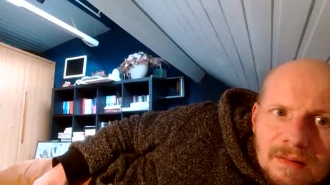 Snapshot of zolexthomas chatting on 01-03-25, 02:08 zolexthomas online show from 01-03-25, 02:08