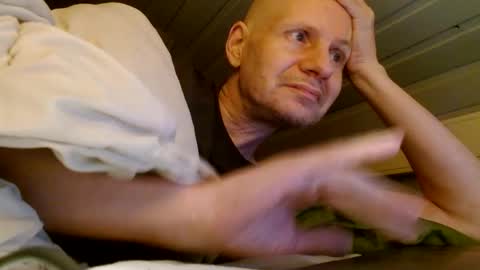 Snapshot of zolexthomas chatting on 02-17-25, 01:15 zolexthomas online show from 02-17-25, 01:15