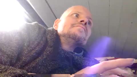 Snapshot of zolexthomas chatting on 03-09-25, 06:11 zolexthomas online show from 03-09-25, 06:11