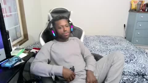 Snapshot of zoneingout chatting on 12-26-24, 09:26 zoneingout online show from 12-26-24, 09:26