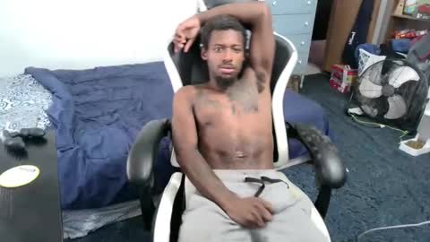 Snapshot of zoneingout chatting on 11-13-25, 07:46 zoneingout online show from 11-13-25, 07:46