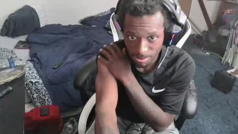 Snapshot of zoneingout chatting on 03-03-26, 04:18 zoneingout online show from 03-03-26, 04:18