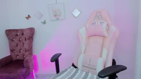 Alicie online show from 09-20-25, 05:08