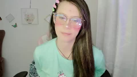 Alicie online show from 05-18-26, 04:07
