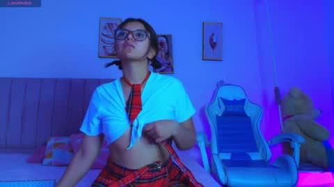 Snapshot of zoow_bluussh chatting on 03-04-26, 12:11 Zoe online show from 03-04-26, 12:11