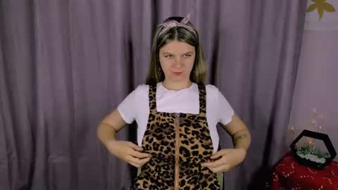 Snapshot of zorianaa_ chatting on 07-12-26, 08:33 Zoriana online show from 07-12-26, 08:33
