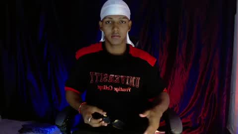 Snapshot of zoriel_derox chatting on 06-01-26, 06:31 Zoriel online show from 06-01-26, 06:31
