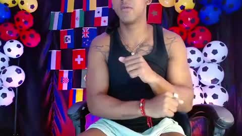 Snapshot of zoriel_derox chatting on 06-18-26, 06:45 Zoriel online show from 06-18-26, 06:45