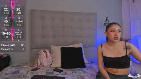 Snapshot of zowi_hottiee chatting on 12-06-24, 02:02 cintya kors online show from 12-06-24, 02:02