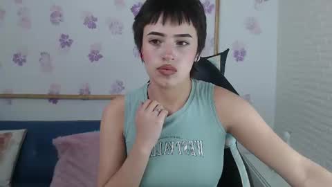 Snapshot of zowii_ chatting on 06-10-26, 08:52 Zowii online show from 06-10-26, 08:52