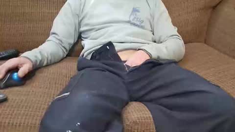 Snapshot of zruckster chatting on 12-14-25, 05:40 zruckster online show from 12-14-25, 05:40