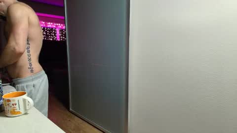 Zuko online show from 10-14-25, 01:23