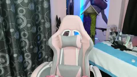 zulemapiel online show from 04-01-26, 02:12