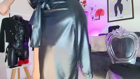zully_green online show from 04-13-26, 02:00