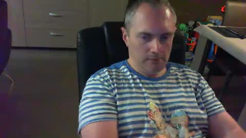 Snapshot of zultem chatting on 10-15-25, 04:12 zultem online show from 10-15-25, 04:12