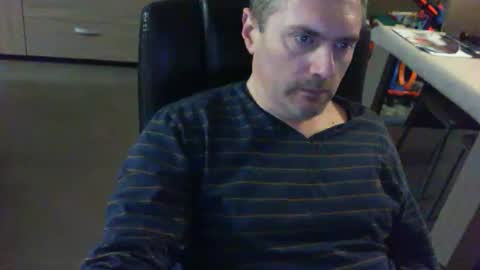 Snapshot of zultem chatting on 11-19-25, 04:45 zultem online show from 11-19-25, 04:45