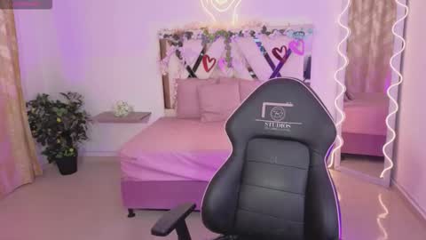 ZURY   online show from 11-25-25, 11:32