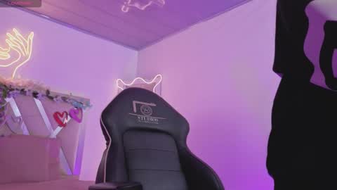 ZURY   online show from 12-17-25, 11:27