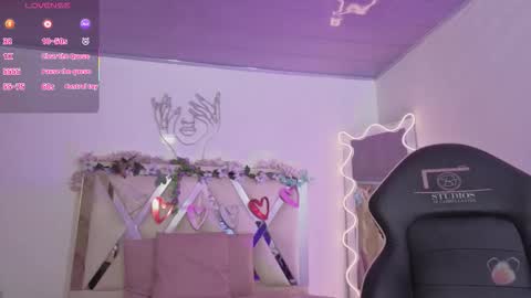 ZURY   online show from 01-08-26, 11:34