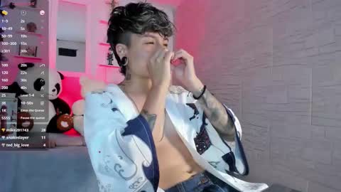 Zury Ramirez online show from 10-18-25, 08:20