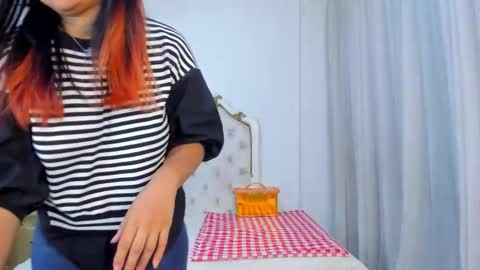 Im Zusan My schedule is from 1030pm to 430 am colombian time online show from 02-14-26, 03:03