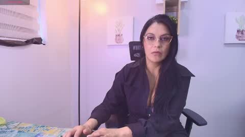 Snapshot of zuzana21 chatting on 04-22-26, 01:12 Zuzana21 online show from 04-22-26, 01:12