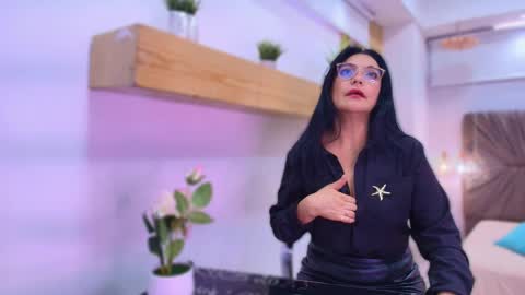 Snapshot of zuzana21 chatting on 05-15-26, 01:18 Zuzana21 online show from 05-15-26, 01:18
