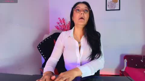 Snapshot of zuzana21 chatting on 06-30-26, 01:01 Zuzana21 online show from 06-30-26, 01:01