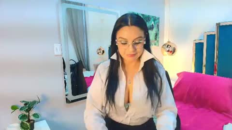 Snapshot of zuzana21 chatting on 07-16-26, 01:28 Zuzana21 online show from 07-16-26, 01:28