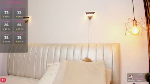 Snapshot of zuzu_sweet chatting on 02-15-25, 11:25 Zara online show from 02-15-25, 11:25