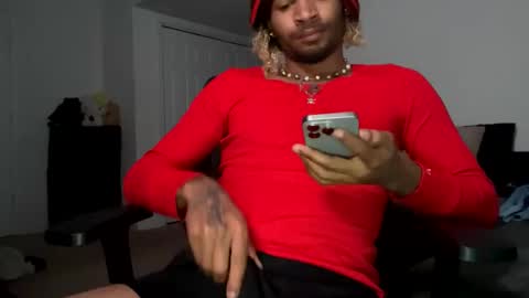 Snapshot of zylr chatting on 11-17-25, 06:19 mixedtwinklol online show from 11-17-25, 06:19