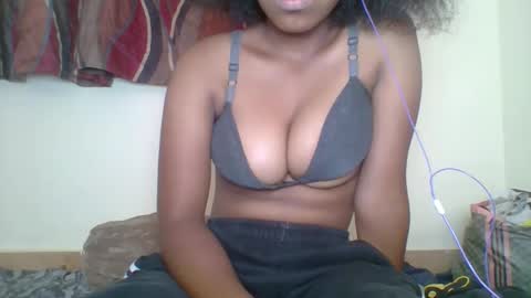 zyraelle_01 online show from 04-25-26, 08:28