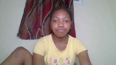zyraelle_01 online show from 04-29-26, 06:25