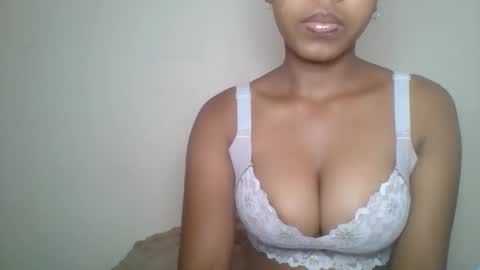 zyraelle_01 online show from 05-16-26, 10:36