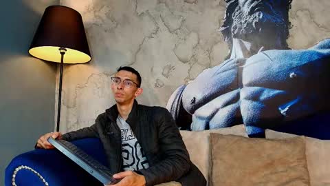 Zyro Nigth online show from 12-15-25, 07:18