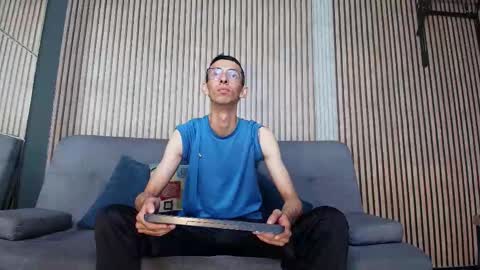 Zyro Nigth online show from 12-18-25, 10:16