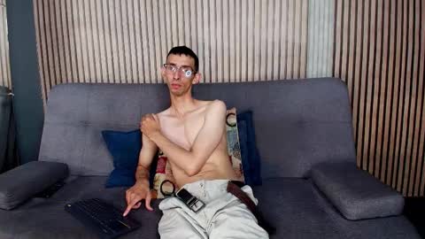 Zyro Nigth online show from 12-20-25, 04:19