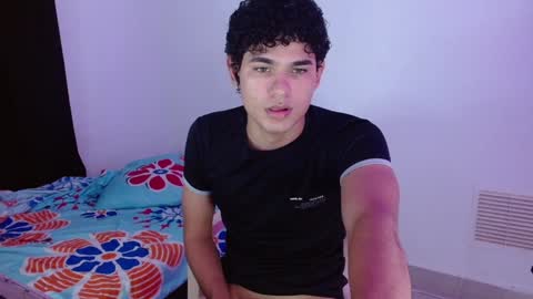 Snapshot of zyrosxk chatting on 01-12-25, 05:45 antonio felipe online show from 01-12-25, 05:45