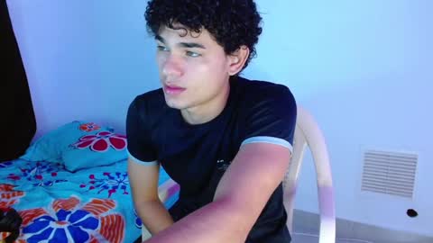 Snapshot of zyrosxk chatting on 01-28-25, 08:36 antonio felipe online show from 01-28-25, 08:36