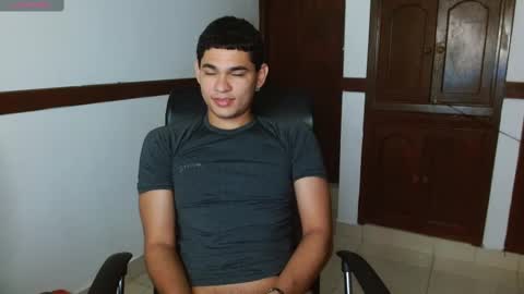 Snapshot of zyrosxk chatting on 09-18-25, 11:23 antonio felipe online show from 09-18-25, 11:23