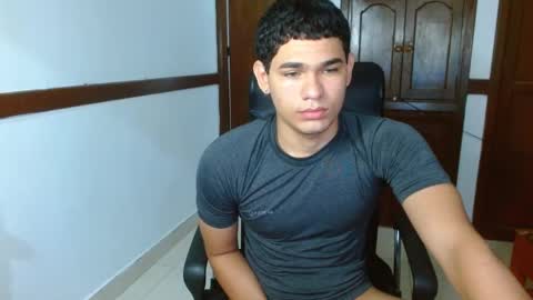 Snapshot of zyrosxk chatting on 09-30-25, 07:46 antonio felipe online show from 09-30-25, 07:46