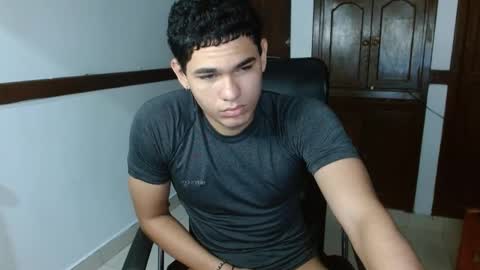 Snapshot of zyrosxk chatting on 10-06-25, 07:50 antonio felipe online show from 10-06-25, 07:50