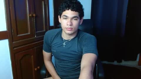 Snapshot of zyrosxk chatting on 10-31-25, 06:58 antonio felipe online show from 10-31-25, 06:58